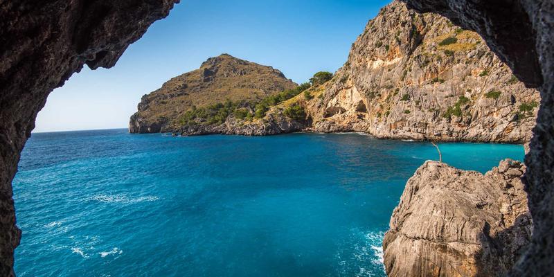 守护数据基石：中山数据中心无尘清洁与静电防护全方案解析